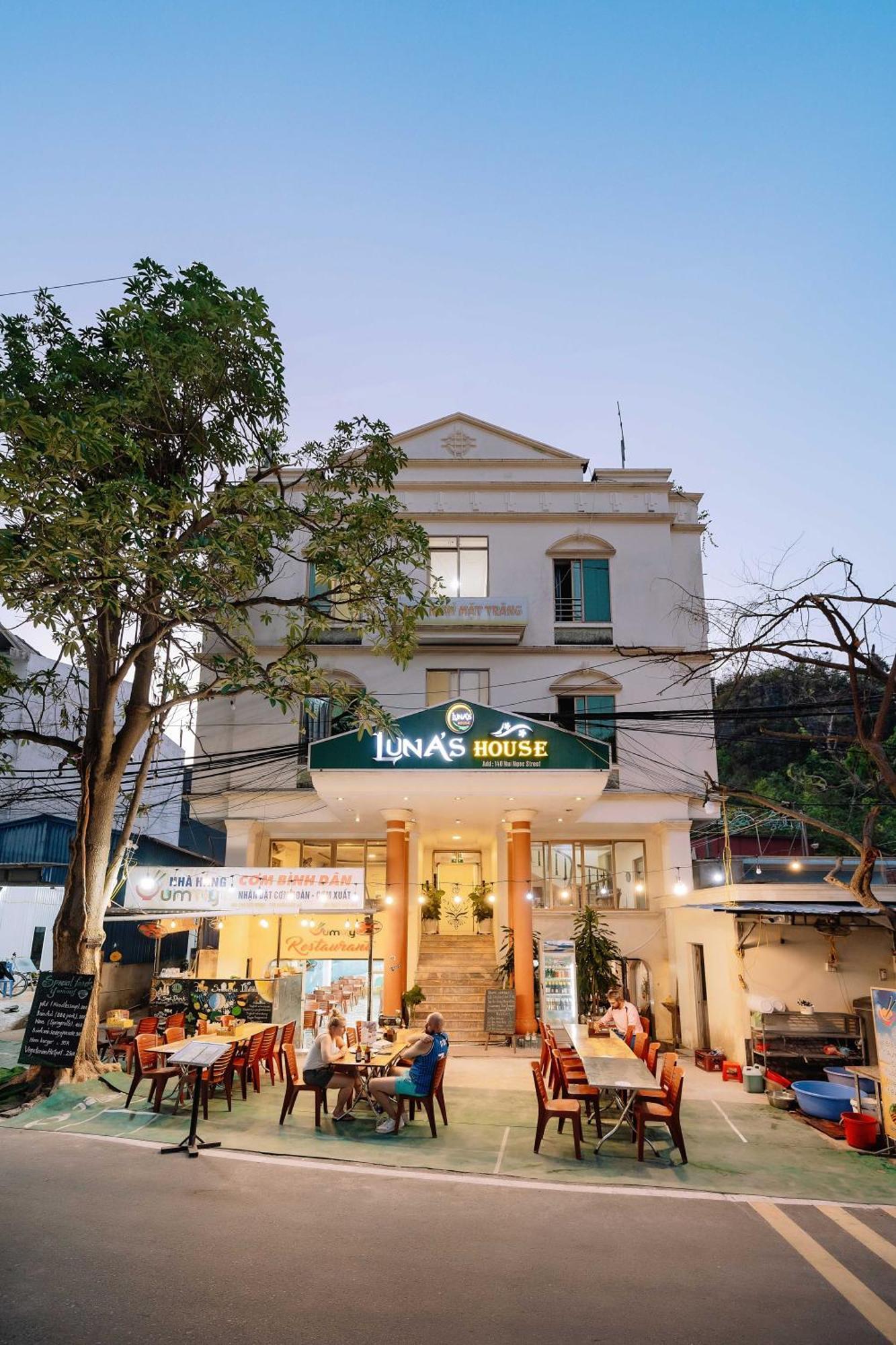 Luna'S House Hostel Chan Chau Екстериор снимка